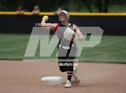 Thumbnail 3 in South Webster vs Portsmouth West (OHSAA D3 Regional Semifinal) photogallery.