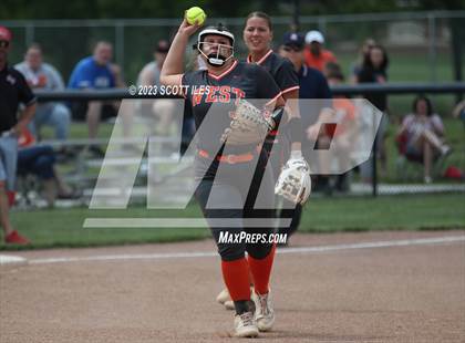 Thumbnail 2 in South Webster vs Portsmouth West (OHSAA D3 Regional Semifinal) photogallery.