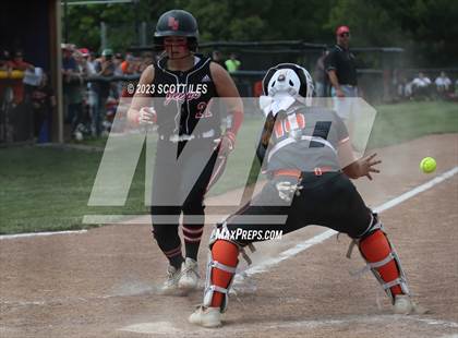 Thumbnail 1 in South Webster vs Portsmouth West (OHSAA D3 Regional Semifinal) photogallery.