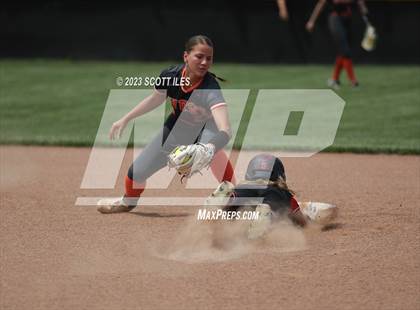 Thumbnail 2 in South Webster vs Portsmouth West (OHSAA D3 Regional Semifinal) photogallery.