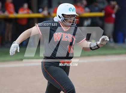 Thumbnail 1 in South Webster vs Portsmouth West (OHSAA D3 Regional Semifinal) photogallery.