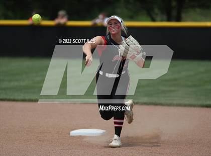Thumbnail 1 in South Webster vs Portsmouth West (OHSAA D3 Regional Semifinal) photogallery.