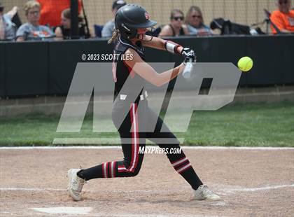 Thumbnail 2 in South Webster vs Portsmouth West (OHSAA D3 Regional Semifinal) photogallery.