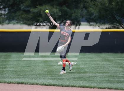 Thumbnail 3 in South Webster vs Portsmouth West (OHSAA D3 Regional Semifinal) photogallery.