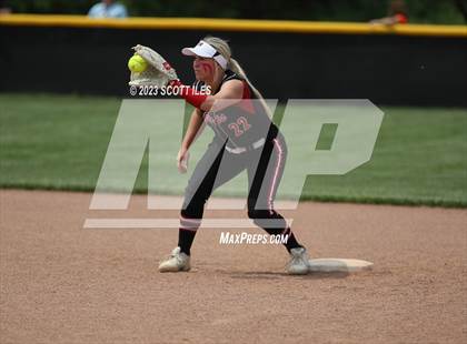 Thumbnail 1 in South Webster vs Portsmouth West (OHSAA D3 Regional Semifinal) photogallery.