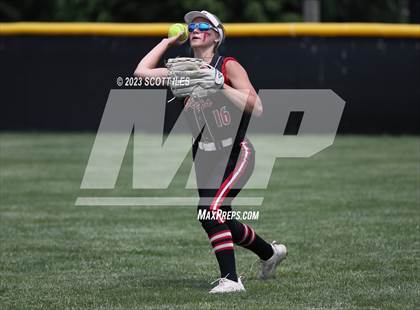 Thumbnail 1 in South Webster vs Portsmouth West (OHSAA D3 Regional Semifinal) photogallery.