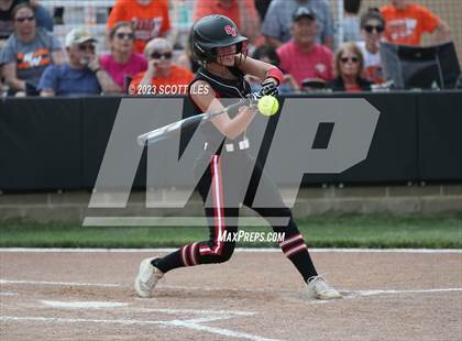 Thumbnail 2 in South Webster vs Portsmouth West (OHSAA D3 Regional Semifinal) photogallery.