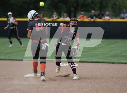 Thumbnail 1 in South Webster vs Portsmouth West (OHSAA D3 Regional Semifinal) photogallery.