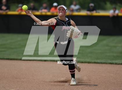 Thumbnail 2 in South Webster vs Portsmouth West (OHSAA D3 Regional Semifinal) photogallery.
