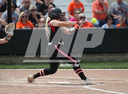 Thumbnail 3 in South Webster vs Portsmouth West (OHSAA D3 Regional Semifinal) photogallery.