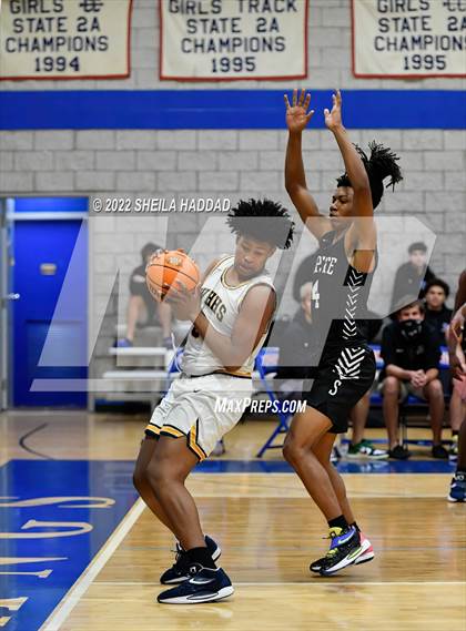 Thumbnail 2 in St. Petersburg vs Winterhaven (Sunbash Tournament) photogallery.