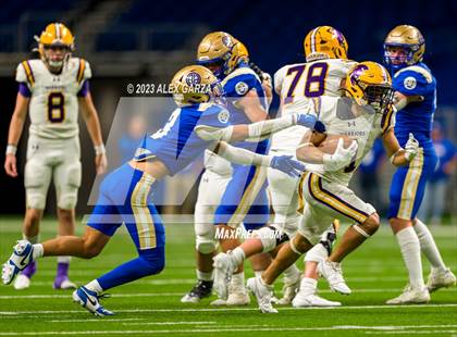 Thumbnail 1 in Alamo Heights vs Pieper (UIL 5A D2 reginal football playoff) photogallery.
