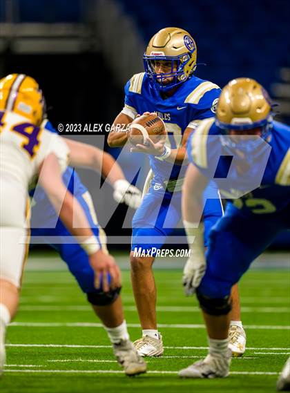 Thumbnail 3 in Alamo Heights vs Pieper (UIL 5A D2 reginal football playoff) photogallery.
