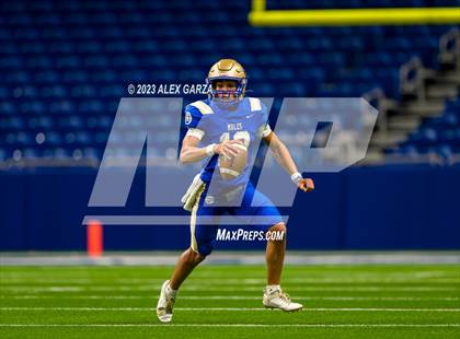 Thumbnail 2 in Alamo Heights vs Pieper (UIL 5A D2 reginal football playoff) photogallery.