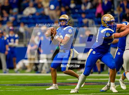 Thumbnail 2 in Alamo Heights vs Pieper (UIL 5A D2 reginal football playoff) photogallery.