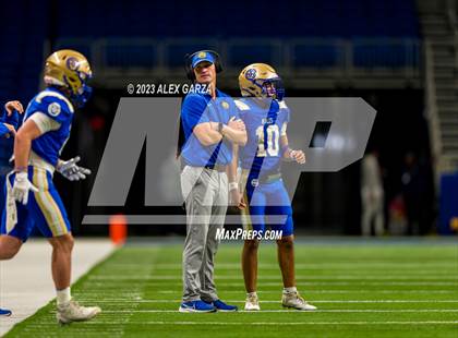 Thumbnail 2 in Alamo Heights vs Pieper (UIL 5A D2 reginal football playoff) photogallery.