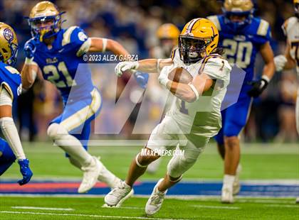 Thumbnail 1 in Alamo Heights vs Pieper (UIL 5A D2 reginal football playoff) photogallery.