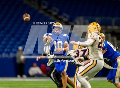 Thumbnail 3 in Alamo Heights vs Pieper (UIL 5A D2 reginal football playoff) photogallery.