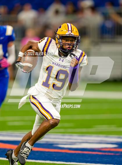 Thumbnail 1 in Alamo Heights vs Pieper (UIL 5A D2 reginal football playoff) photogallery.