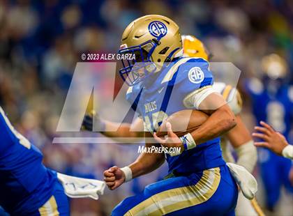 Thumbnail 1 in Alamo Heights vs Pieper (UIL 5A D2 reginal football playoff) photogallery.