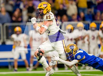 Thumbnail 3 in Alamo Heights vs Pieper (UIL 5A D2 reginal football playoff) photogallery.