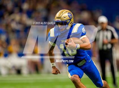 Thumbnail 1 in Alamo Heights vs Pieper (UIL 5A D2 reginal football playoff) photogallery.
