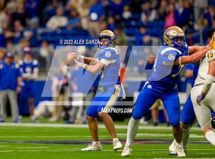 Thumbnail 3 in Alamo Heights vs Pieper (UIL 5A D2 reginal football playoff) photogallery.