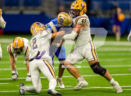 Thumbnail 2 in Alamo Heights vs Pieper (UIL 5A D2 reginal football playoff) photogallery.
