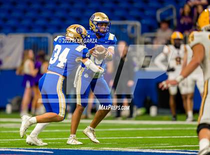 Thumbnail 1 in Alamo Heights vs Pieper (UIL 5A D2 reginal football playoff) photogallery.