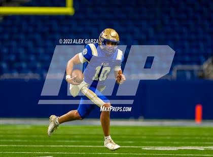 Thumbnail 2 in Alamo Heights vs Pieper (UIL 5A D2 reginal football playoff) photogallery.