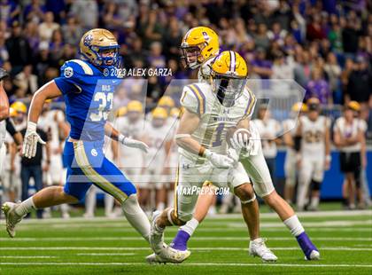 Thumbnail 2 in Alamo Heights vs Pieper (UIL 5A D2 reginal football playoff) photogallery.