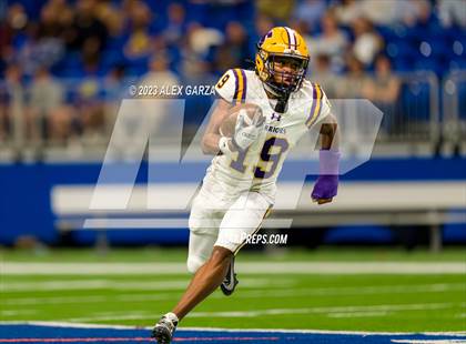 Thumbnail 1 in Alamo Heights vs Pieper (UIL 5A D2 reginal football playoff) photogallery.