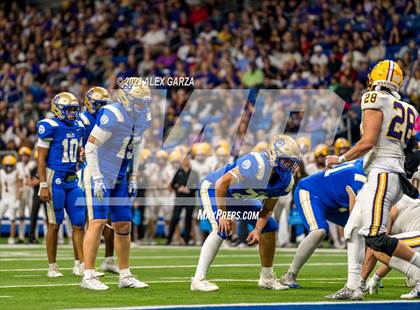 Thumbnail 3 in Alamo Heights vs Pieper (UIL 5A D2 reginal football playoff) photogallery.