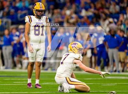 Thumbnail 1 in Alamo Heights vs Pieper (UIL 5A D2 reginal football playoff) photogallery.