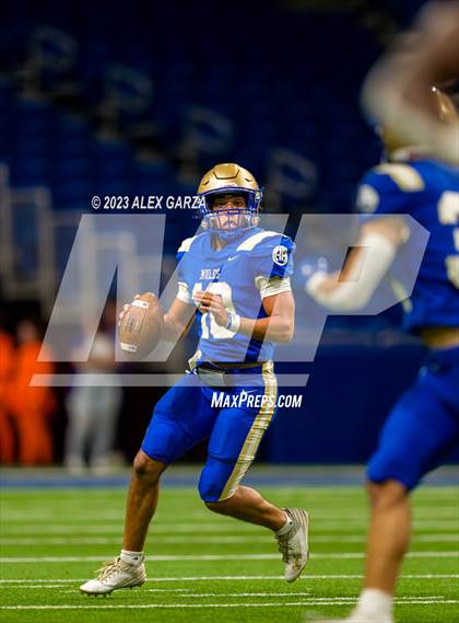 Thumbnail 3 in Alamo Heights vs Pieper (UIL 5A D2 reginal football playoff) photogallery.