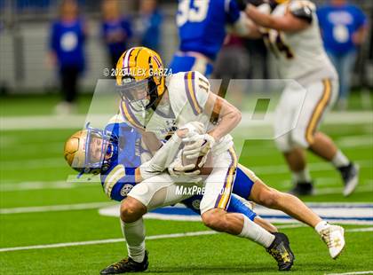 Thumbnail 2 in Alamo Heights vs Pieper (UIL 5A D2 reginal football playoff) photogallery.
