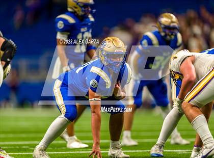 Thumbnail 1 in Alamo Heights vs Pieper (UIL 5A D2 reginal football playoff) photogallery.