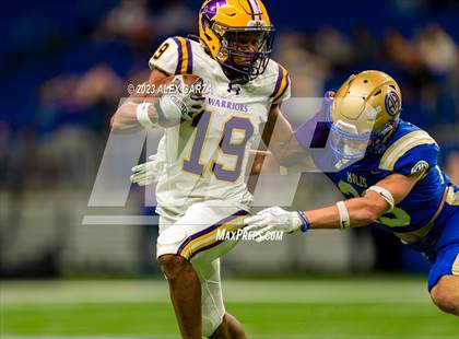 Thumbnail 2 in Alamo Heights vs Pieper (UIL 5A D2 reginal football playoff) photogallery.