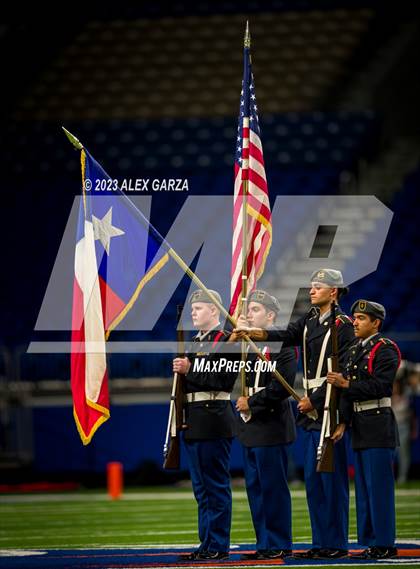 Thumbnail 1 in Alamo Heights vs Pieper (UIL 5A D2 reginal football playoff) photogallery.