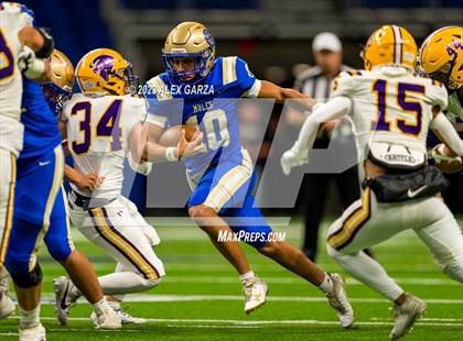 Thumbnail 2 in Alamo Heights vs Pieper (UIL 5A D2 reginal football playoff) photogallery.