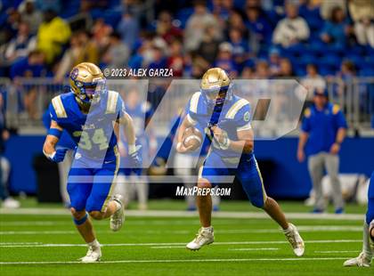 Thumbnail 1 in Alamo Heights vs Pieper (UIL 5A D2 reginal football playoff) photogallery.