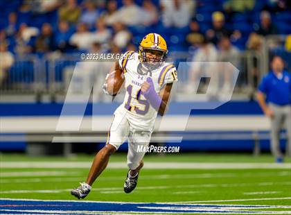 Thumbnail 3 in Alamo Heights vs Pieper (UIL 5A D2 reginal football playoff) photogallery.