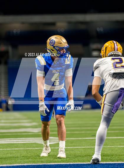 Thumbnail 1 in Alamo Heights vs Pieper (UIL 5A D2 reginal football playoff) photogallery.