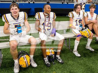 Thumbnail 1 in Alamo Heights vs Pieper (UIL 5A D2 reginal football playoff) photogallery.