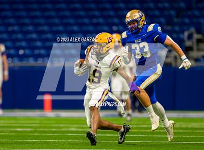 Thumbnail 3 in Alamo Heights vs Pieper (UIL 5A D2 reginal football playoff) photogallery.