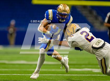 Thumbnail 2 in Alamo Heights vs Pieper (UIL 5A D2 reginal football playoff) photogallery.