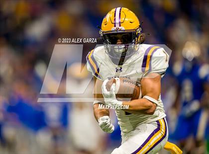 Thumbnail 3 in Alamo Heights vs Pieper (UIL 5A D2 reginal football playoff) photogallery.