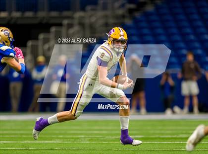 Thumbnail 2 in Alamo Heights vs Pieper (UIL 5A D2 reginal football playoff) photogallery.