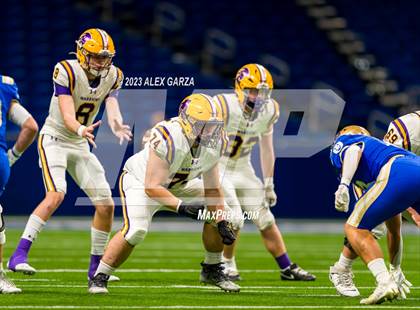 Thumbnail 1 in Alamo Heights vs Pieper (UIL 5A D2 reginal football playoff) photogallery.