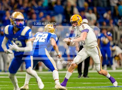 Thumbnail 1 in Alamo Heights vs Pieper (UIL 5A D2 reginal football playoff) photogallery.